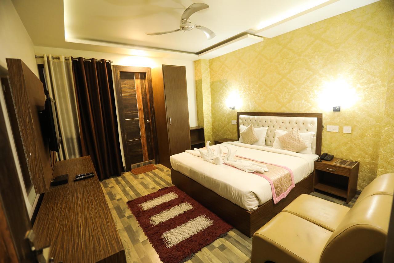 The Grand Orion Chinhat Bagian luar foto