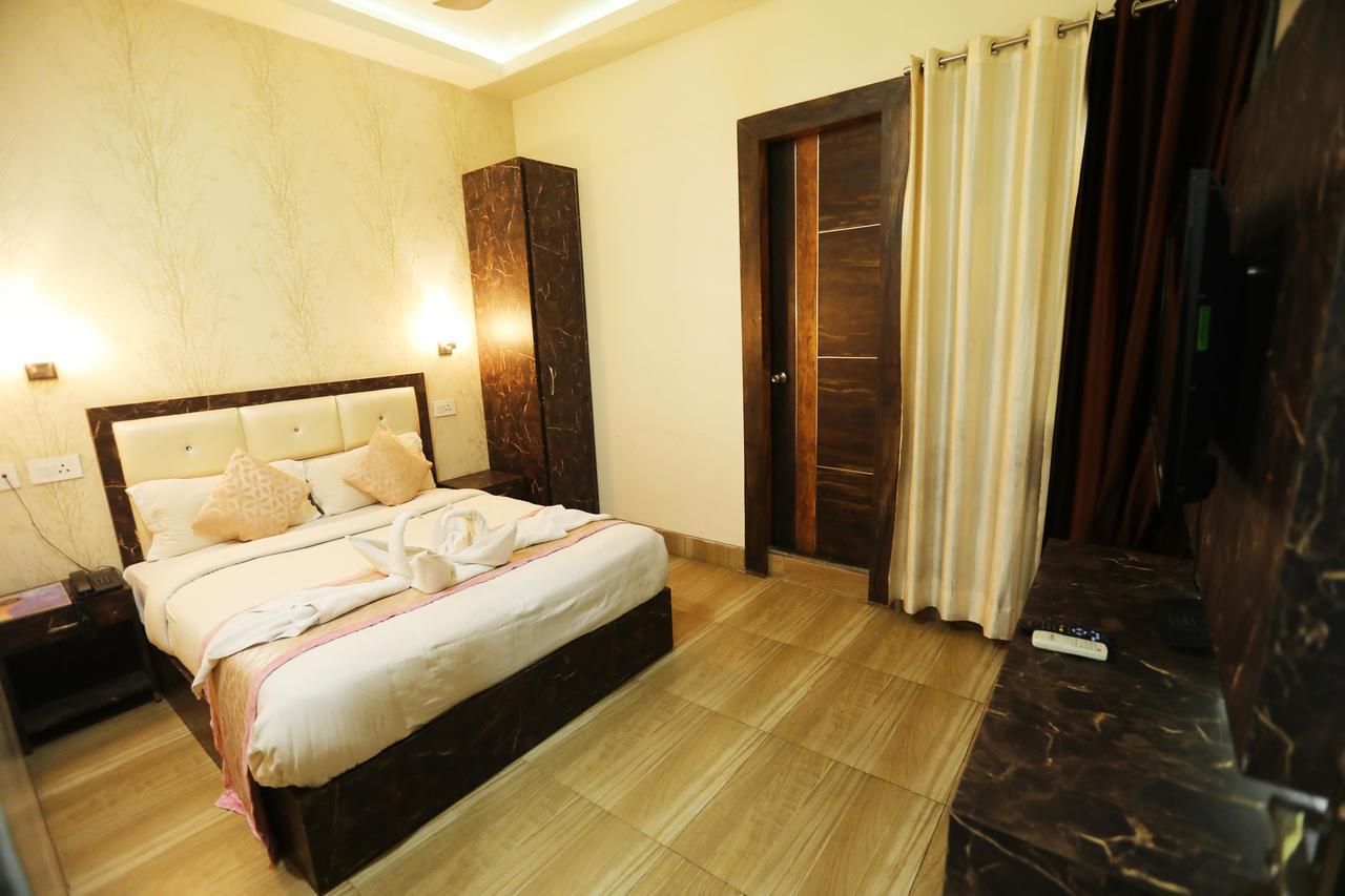 The Grand Orion Chinhat Bagian luar foto