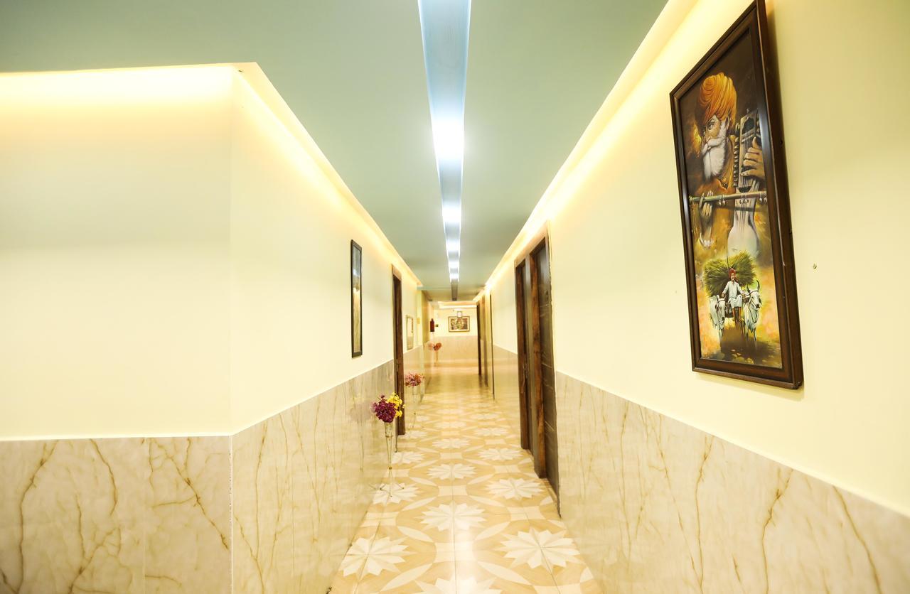 The Grand Orion Chinhat Bagian luar foto
